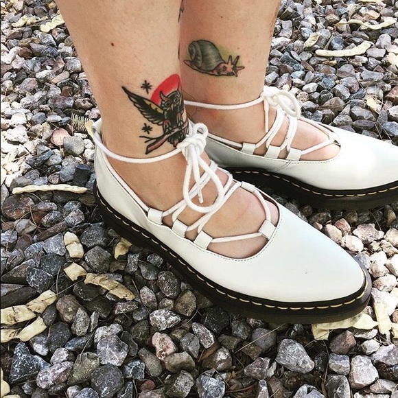 dr martens elphie lace up